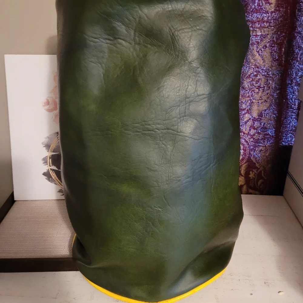 💚CLEARANCE💚 John Deere Green and Yellow Men's Bag